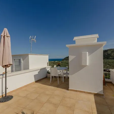 בית נופש Casetta Bianca Nello Junno *