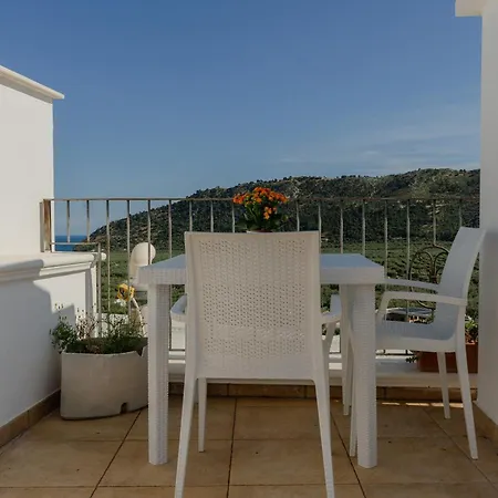 Casetta Bianca Nello Junno בית נופש *