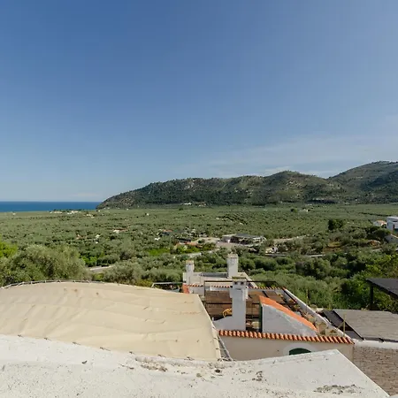 Casetta Bianca Nello Junno *