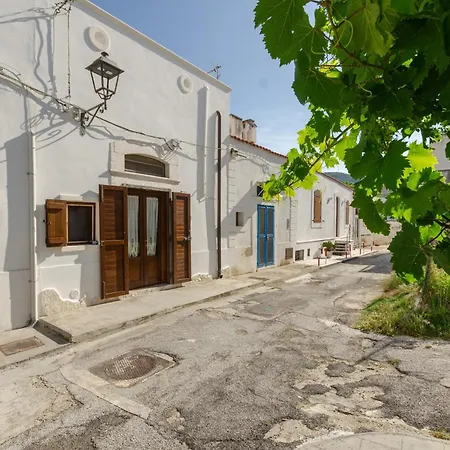 Casetta Bianca Nello Junno * מאטינאטה