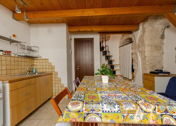 Casetta Bianca Nello Junno Vakantiehuis Mattinata