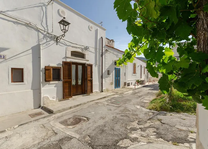 Casetta Bianca Nello Junno * Mattinata